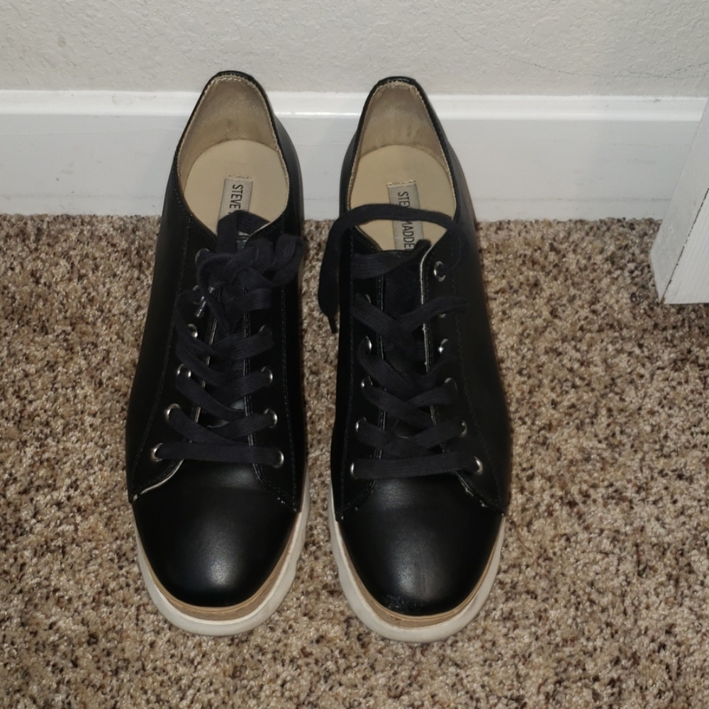 Flatform sneakers